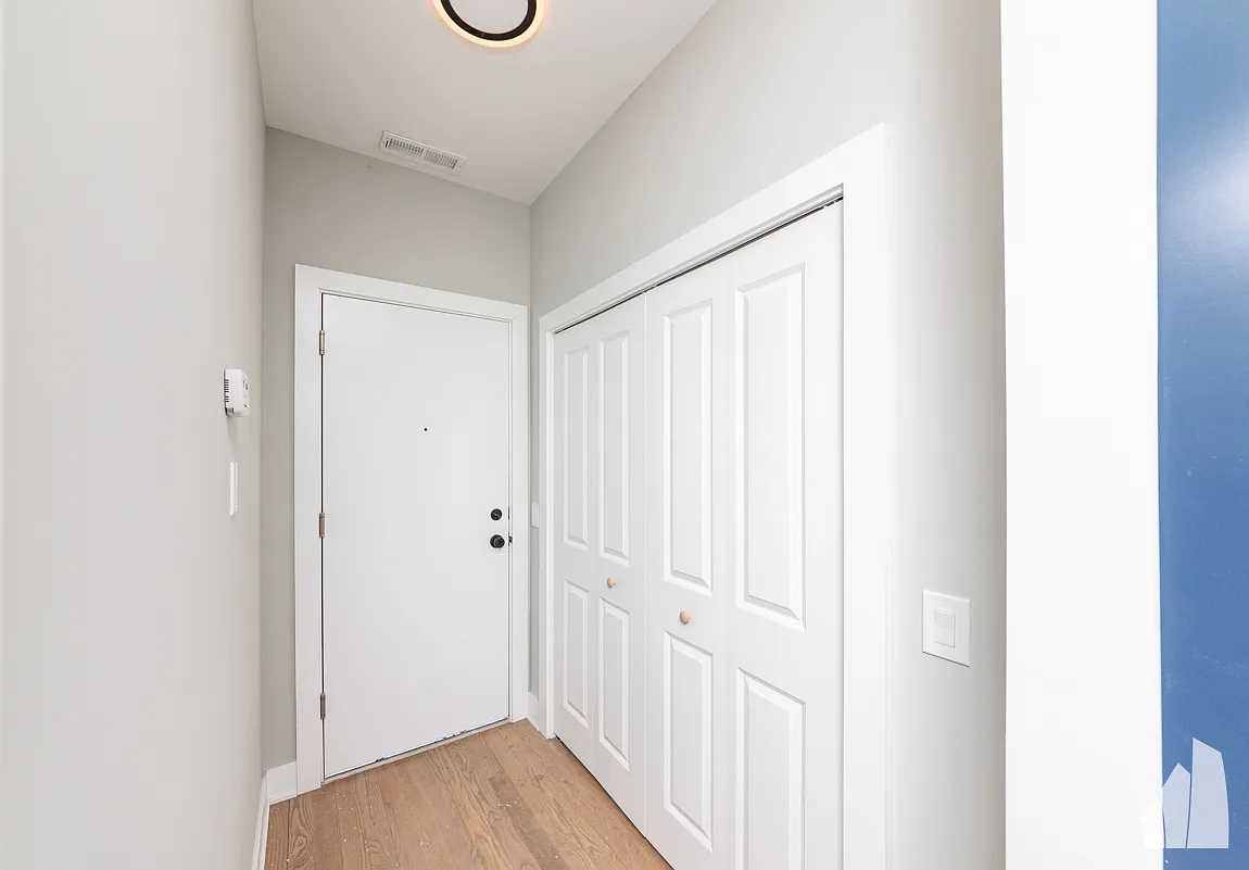 2 bed, 850 sqft, $2,950 — Photo 2