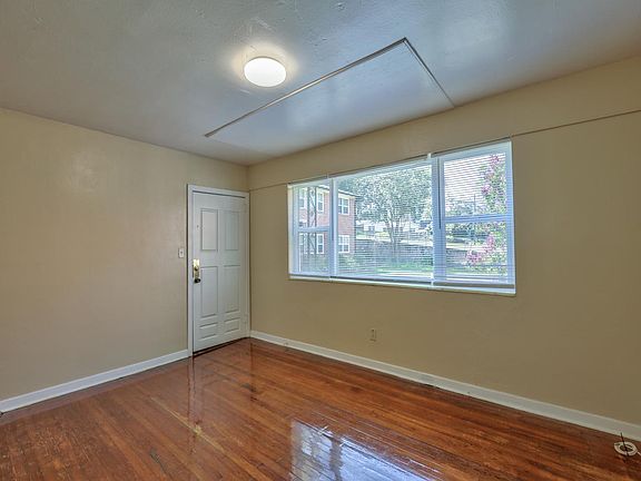 2nd image of 638 E Park Ave #5