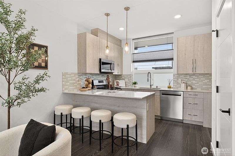 4th image of 945 NW 56th Street