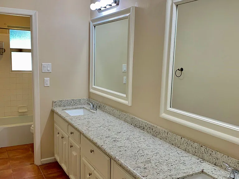 Double vanity