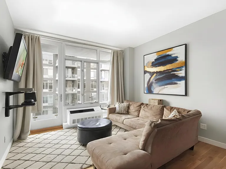 342 E 110th St #5D — Photo 1