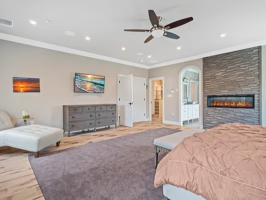 Sold by Casandra Properties Inc. | media 17