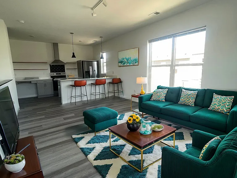 Point Gardens Apartments — Photo 39