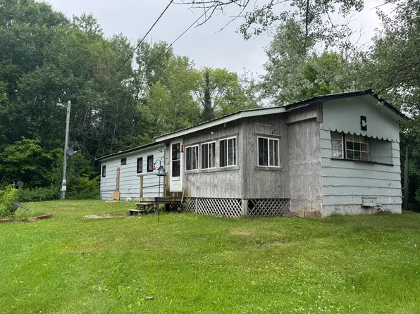 6274 W Epoufette Bay Rd, Naubinway, MI 49762