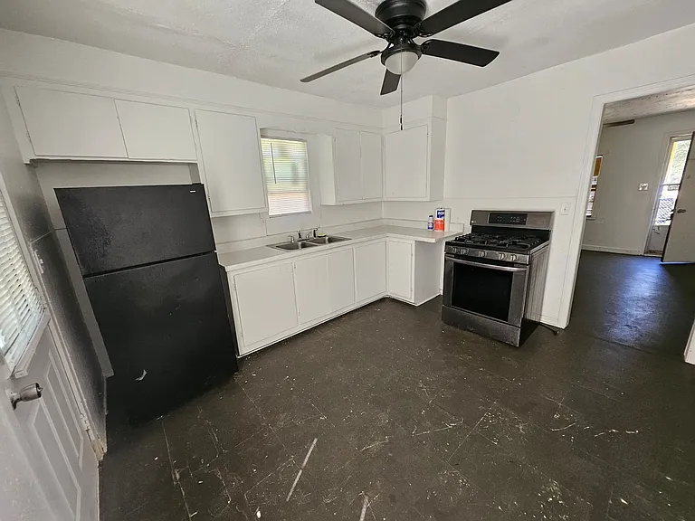 112 W Cedar Ave — Photo 17