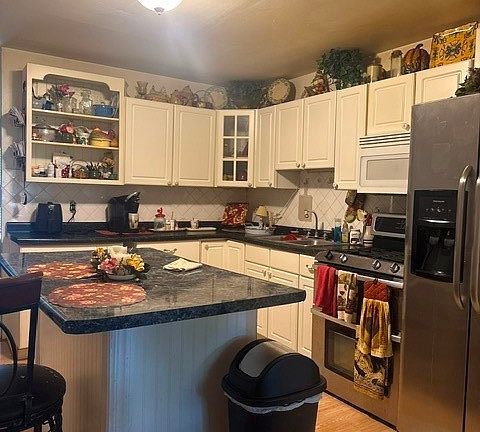 4th image of 405 Grandview St
