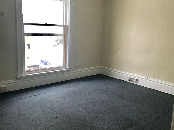 4th image of 839 Turner Ave NW