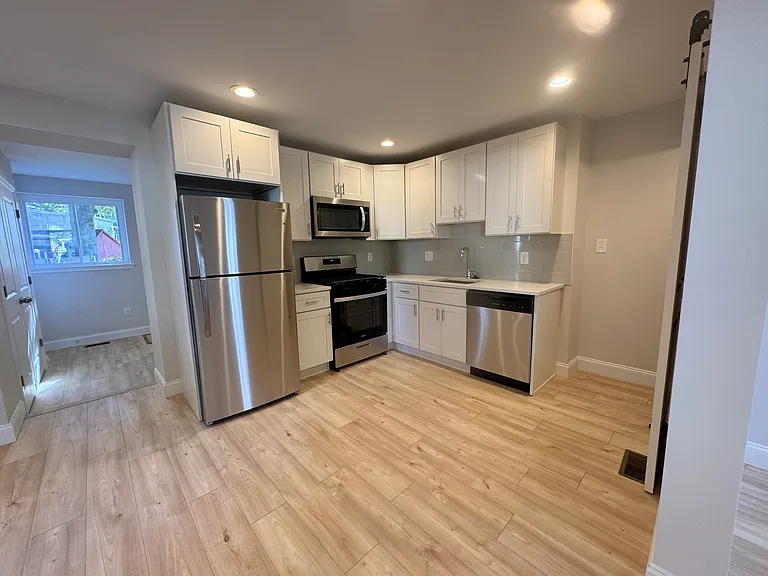 13 Bayship Rd — Photo 6