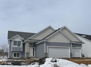 225 15th St, Farmington, MN 55024