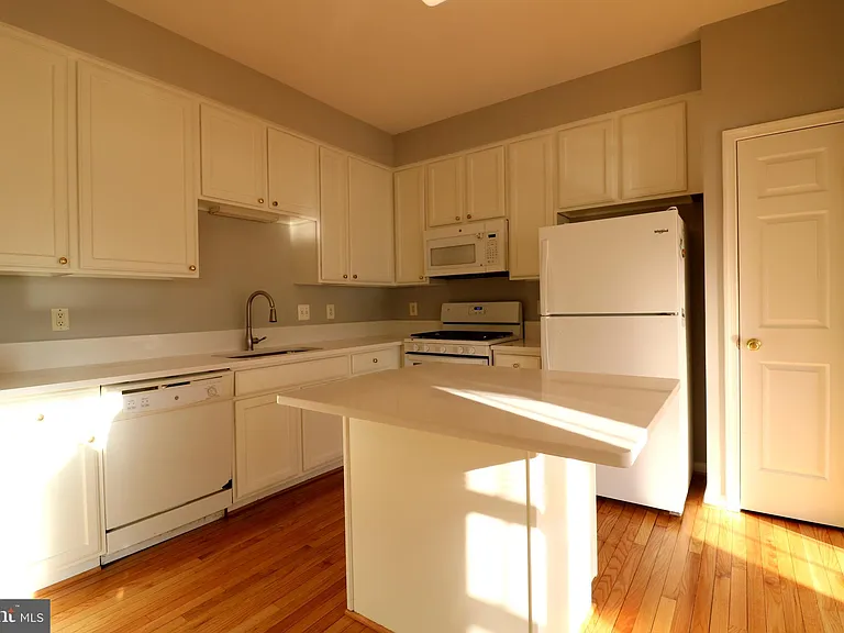 2581 Sutters Mill Dr — Photo 8