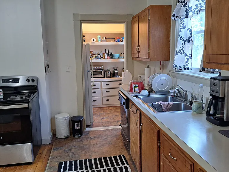 16 E Elm St #1 — Photo 6