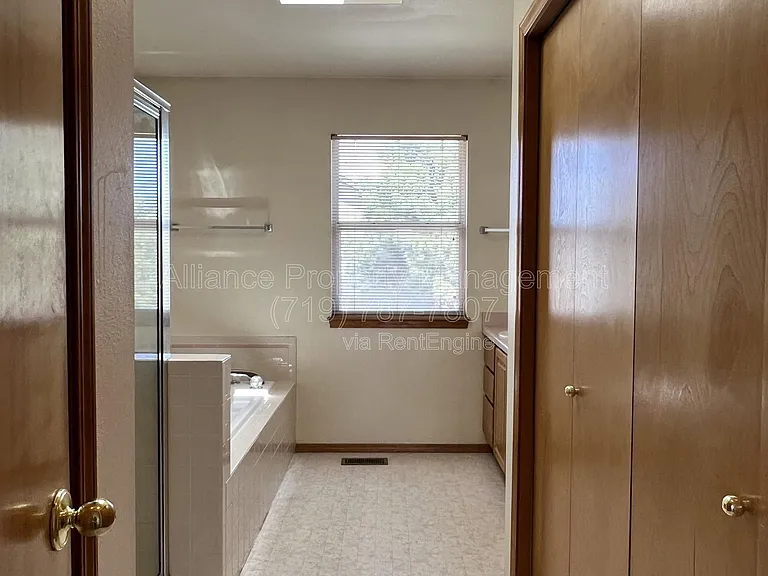 6436 Peak Vista Cir — Photo 24