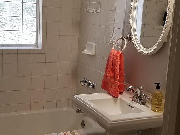 Full private bath