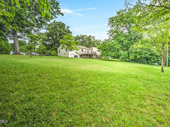 5th image of 2906 Gaston Ave