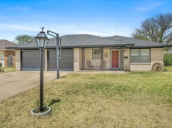 2513 10th Ave, Canyon, TX 79015