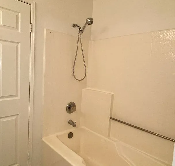 6005 Brougham St — Photo 18
