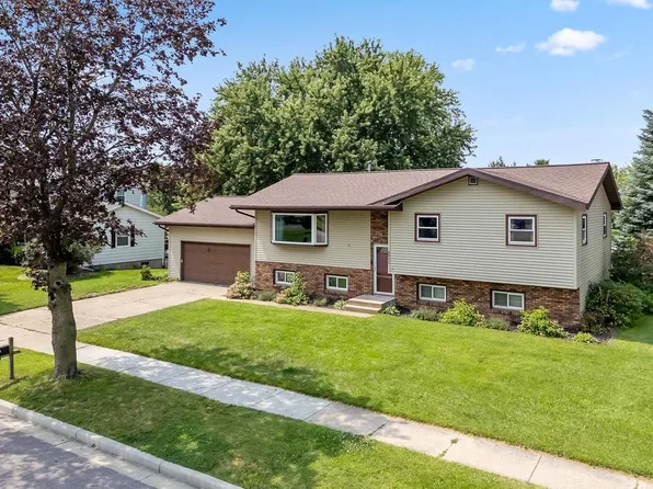 2011 North Dewey Avenue, Reedsburg, WI 53959