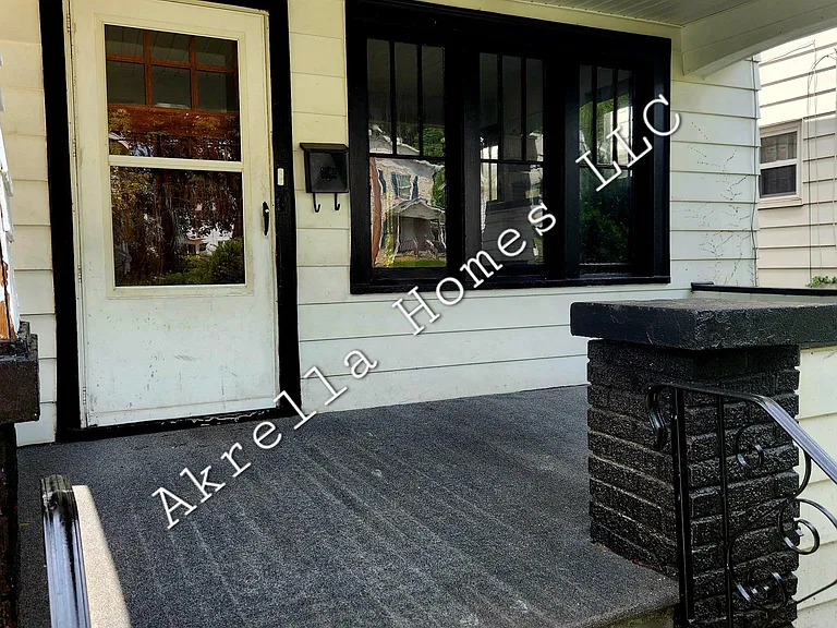 351 Grand Ave — Photo 12