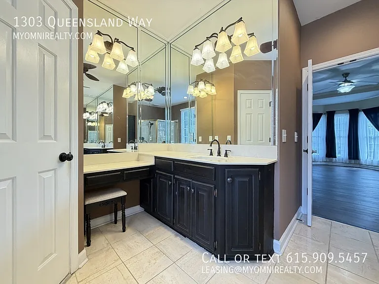 1303 Queensland Way — Photo 32