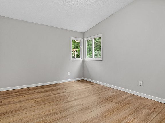 4th image of 18030 Covington Path