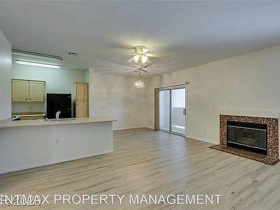 5th image of 855 N Stephanie St Unit 2524