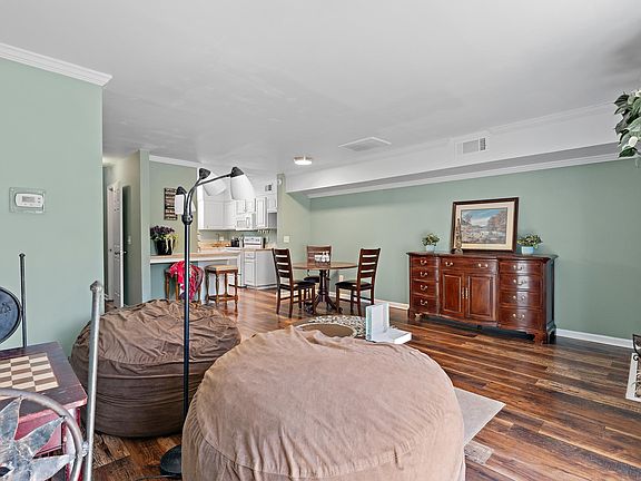 5th image of 105 Thames Valley Ct