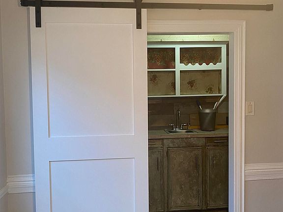 5th image of 1749 Stonegate Ct