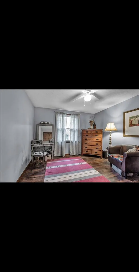 3 bed, 1.5 bath, 1570 sqft, $2,100 — Photo 4