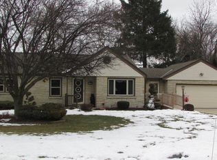 5150 S Tuckaway Dr, Milwaukee, WI 53221