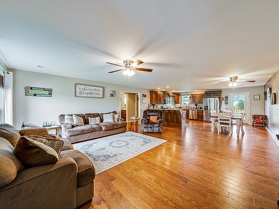 4th image of 2805 Rickman Rd