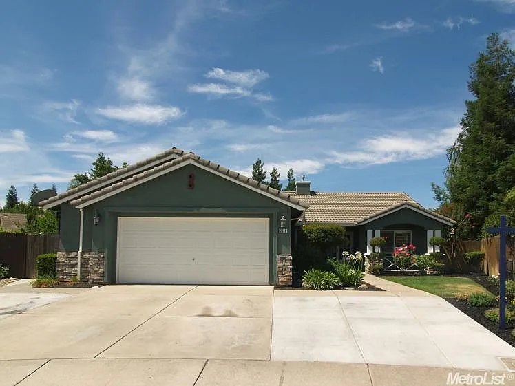 2319 Jonathon Ct photo 1