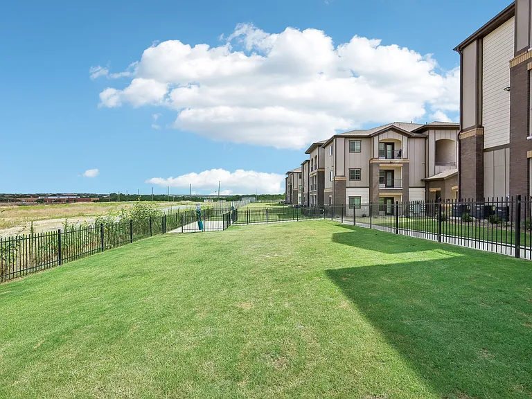 Azora Ranch Apartments — Photo 29