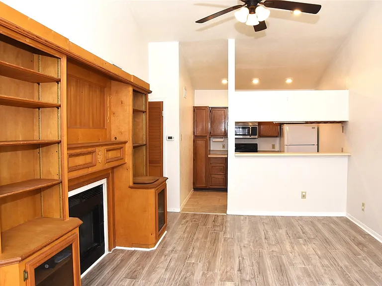 2121 El Paseo St #2000 — Photo 7