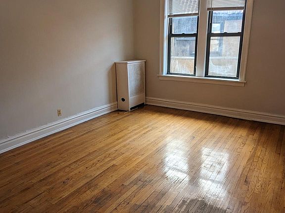 3rd image of 5457 S Everett Ave APT 3A
