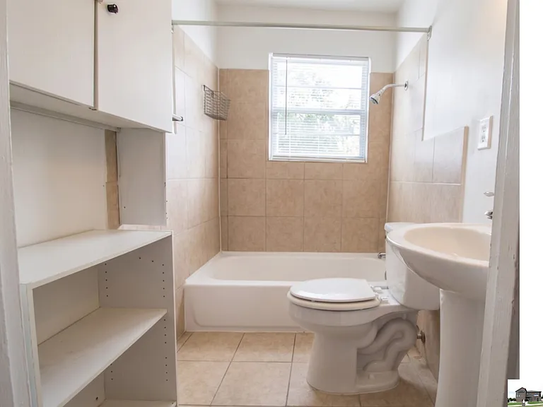 409 Short Ave — Photo 11