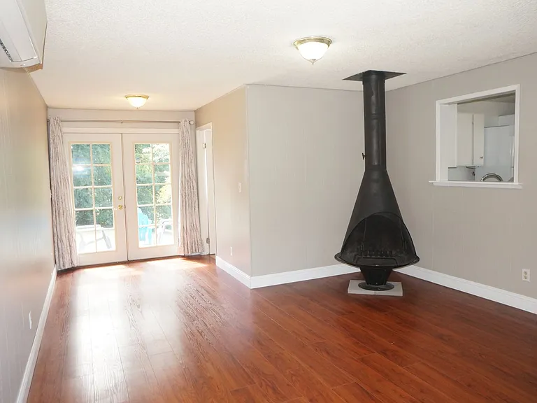 4623 SW 47th Ave — Photo 5