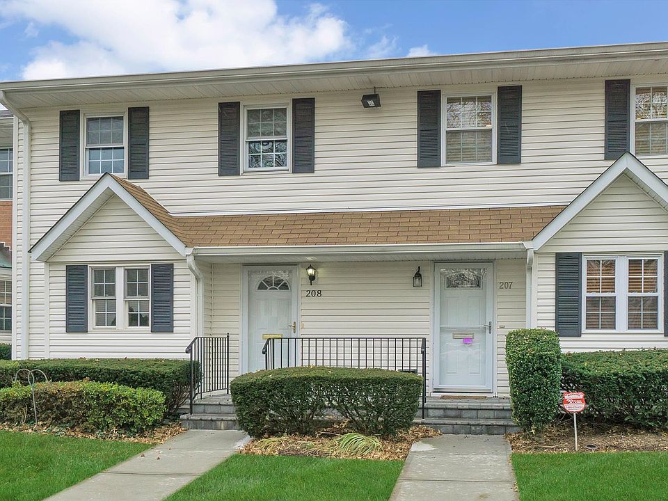 1st image of 208 Palo Alto Dr #8