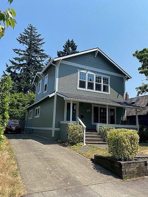 2nd image of 720 NE 72nd Ave