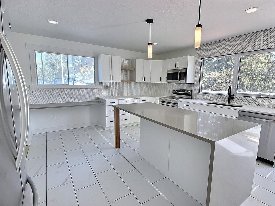 1st image of 5207 46th St
