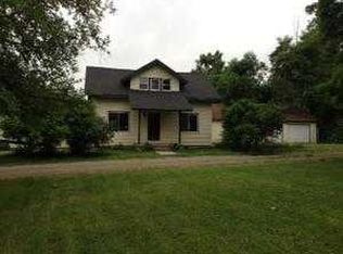 921 W Davison Lake Rd, Oxford, MI 48371