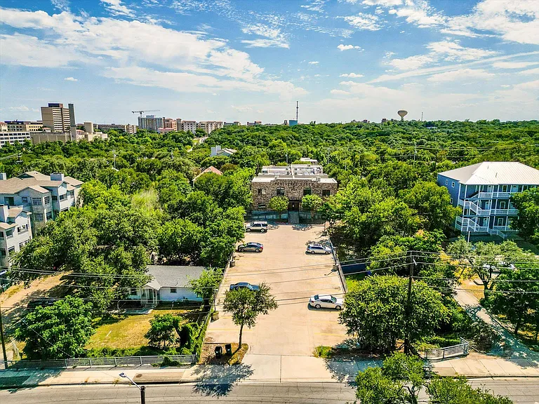 1011 N Lbj Dr #101A — Photo 3