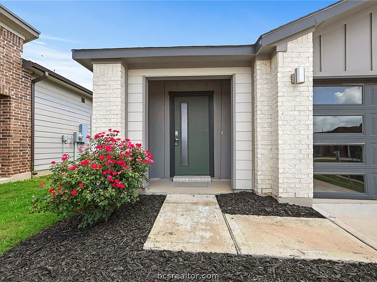 1232 Amistad Loop — Photo 3