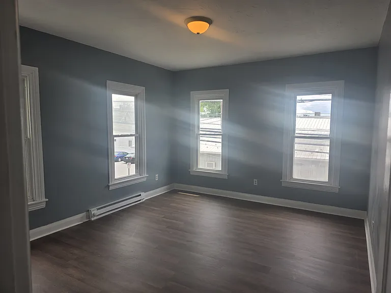 209 Poplar St — Photo 15