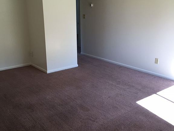 3rd image of 110 Normandy Dr APT 202