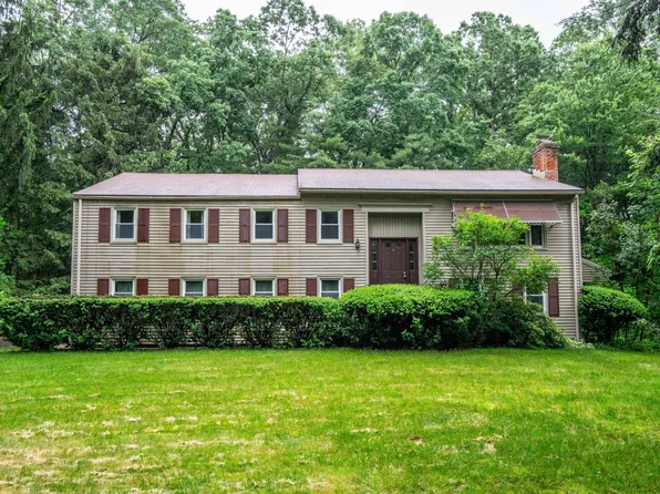 35 Chestnut Hill Road, Simsbury, CT 06092