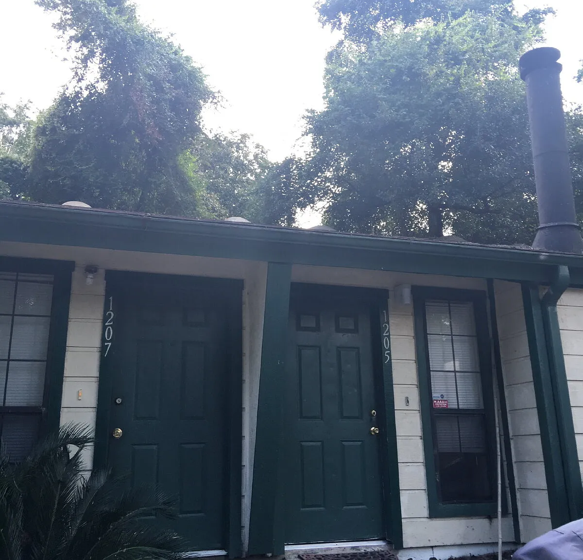 1 bed, 1.0 bath, 848 sqft, $1,050 — Photo 1