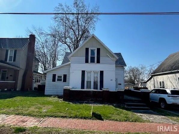 317 E Locust St, Boonville, IN 47601