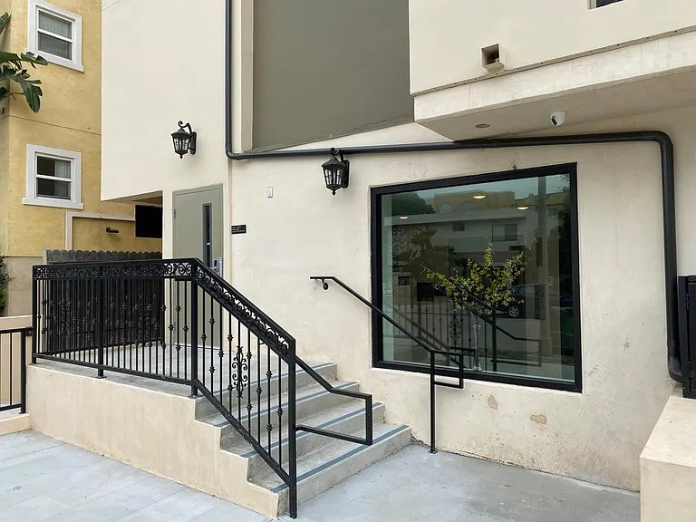 11168 Morrison St — Photo 11
