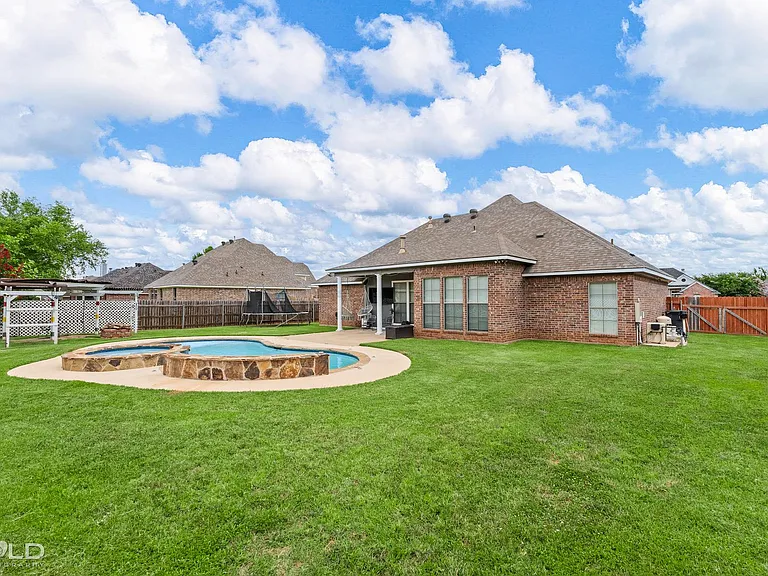 410 Half Moon Ln — Photo 7