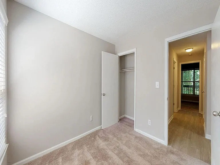 Willow Bend Apartments — Photo 6